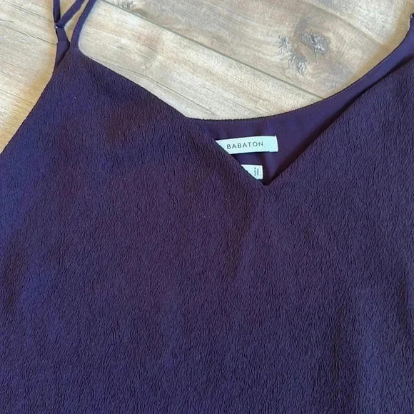 Aritzia Babaton Plum Eggplant Purple Tank Blouse V-Neck Textured Sz M - Picture 2 of 6